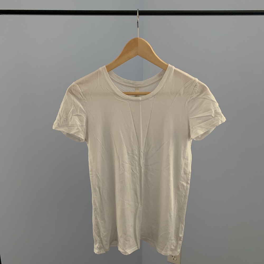 ARITZIA/BABATON - BASIC TEE